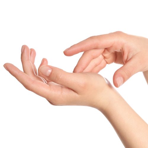 Sunekos Hand treatment